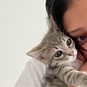 Meet your Posher, Daniela